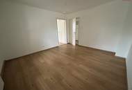 WOHNGENUSS PUR: praktisch geschnittene 2-Raum Wohnung in ruhiger und zentrumsnaher Lage! Preiswert mit heller Raumaufteilung, ebenerdiger Dusche und hochwertigem Zustand!