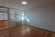 Gemütliche Garconniere mit Loggia und TG-Abstellplatz