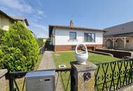 LIEBEVOLLER BUNGALOW MIT GEPFLEGTEM GARTEN IN TRAUMHAFTER RUHELAGE