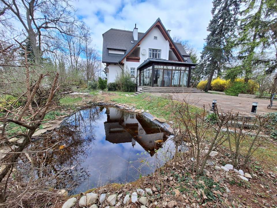 Einzigartiges Anwesen auf weitläufigem Parkgrundstück