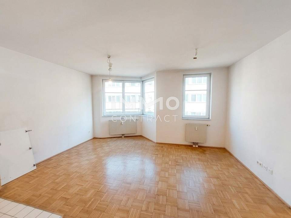 Helle 2 Zimmer- Wohnung, straßenseitig in der Laudongasse