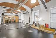 Urban Living Deluxe - 5-Zimmer Atelierwohnung im New York Loft-Stil mit Weinkeller, Terrasse &amp; Garage