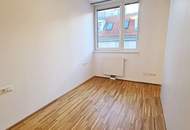 AM SPITZ-NÄHE, gepflegte 36 m2 Neubau mit 4 m2 Balkon, 2 Zimmer, Komplettküche, Wannenbad, Parketten, Garagenplatz möglich, Leopold-Ferstl-Gasse