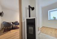 Klein - Fein - Mein - Tolles Klein- Wohnhaus mit angepasstem Grundstück samt Gartenhütte, Parkplatz und Abstellfläche