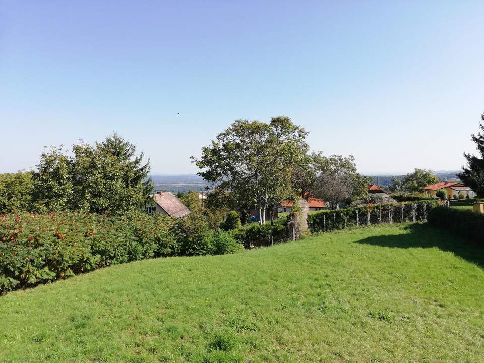 Wunderschöner Baugrund in den Weinbergen mit erstklassiger Aussicht