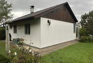 entzückendes Ferienhaus mit Wintergarten in unmittelbarer Seenähe auf Pachtgrund zu verkaufen