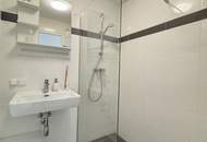 ***Moderne 2-Zimmer-Dachgeschosswohnung mit zwei Balkonen in Ruhelage nahe U1***