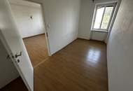 UNBEFRISTET und Nähe Bahnhof - nette 2-Zimmer-Wohnung, separate Küche mit kleinem Essplatz, Gartennutzung