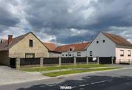 Bauernhaus mit Nebengebäude im Pinkatal