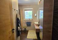 Moderner Bungalow mit vielen Extras -- Photovoltaikanlage, Carport, DAN-Küche, Heizkamin und großes Gartenparadies