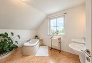 *** Ein Wohntraum mit Urlaubsgefühl: Traumhaft gepflegtes Einfamilienhaus mit Pool, Gartenidylle, Specksteinofen, Wasser-Wasserwärmepumpe mit Fußbodenheizung in Top-Lage ***