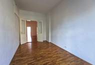 Schöne 4,5 Zimmer Altbau-Villenetage mit Gartennutzung und kleinem KFZ-Stellplatz