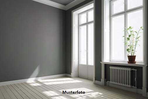 Gepflegte Erdgeschosswohnung mit großem Gartenanteil und Tiefgarage, Gewerbeobjekt-kauf, 379.750,€, 5204 Salzburg-Umgebung