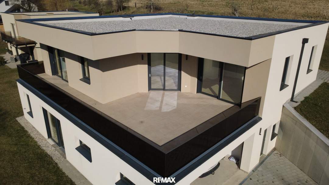 Erstbezug: Moderne Villa mit großer Terrasse in Kirchstetten