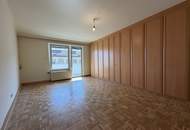 Koffer packen, einziehen: Helle bezugsfertige Wohnung mit Loggia & PKW-Stellplatz nahe Schönbrunn