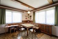 Ruhig gelegenes Einfamilienhaus mit Garage und Nebengebäuden