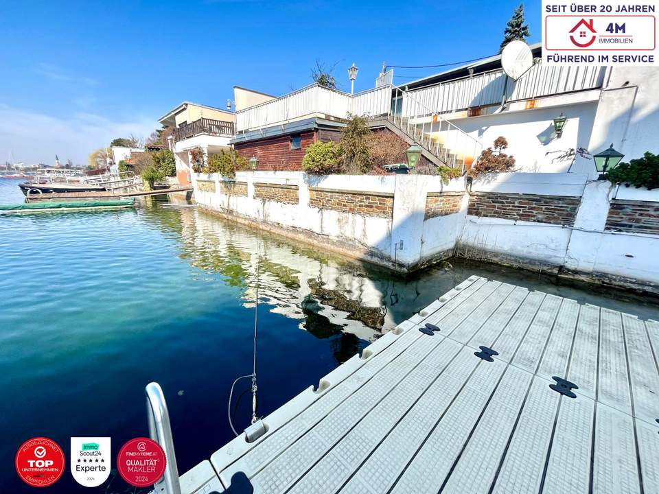 Neuer Presi!! Donau-Juwel direkt am Wasser mit privatem Boots­anlegeplatz