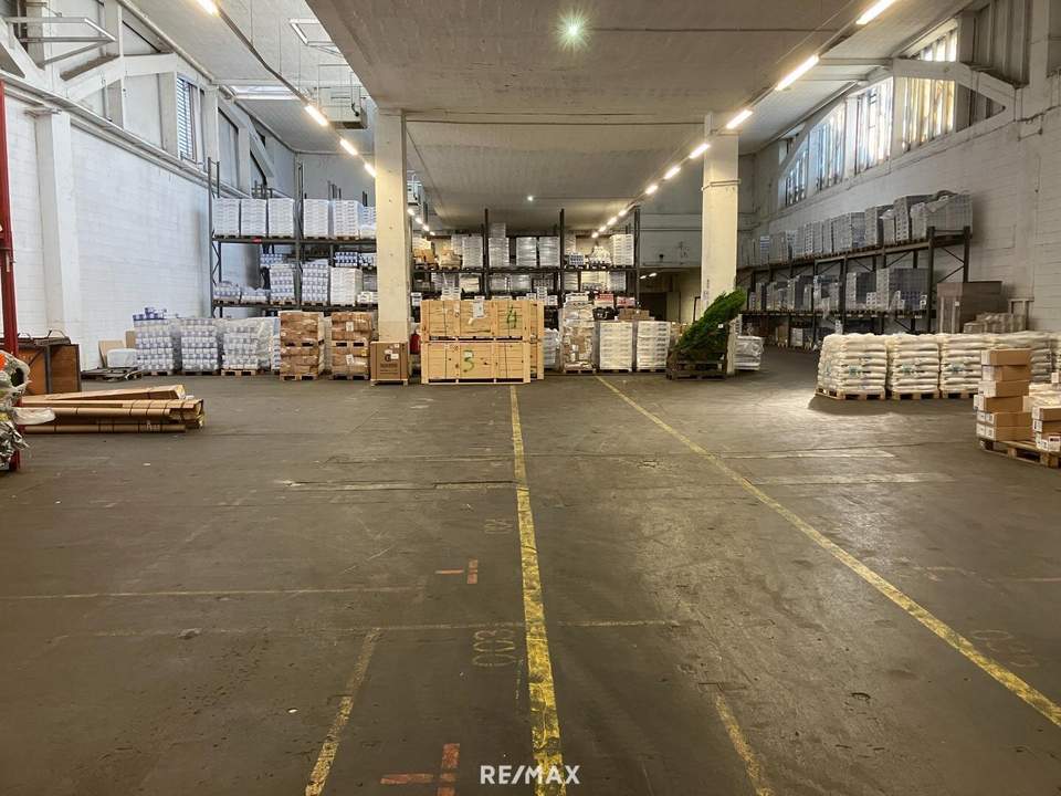 Lagerhallen ab 500 m² bis XXL.
