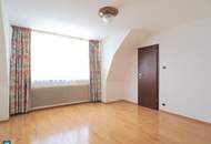 CHARMANTE 3-ZIMMER-DACHGESCHOSSWOHNUNG MIT DACHTERRASSE UND GRÜNBLICK