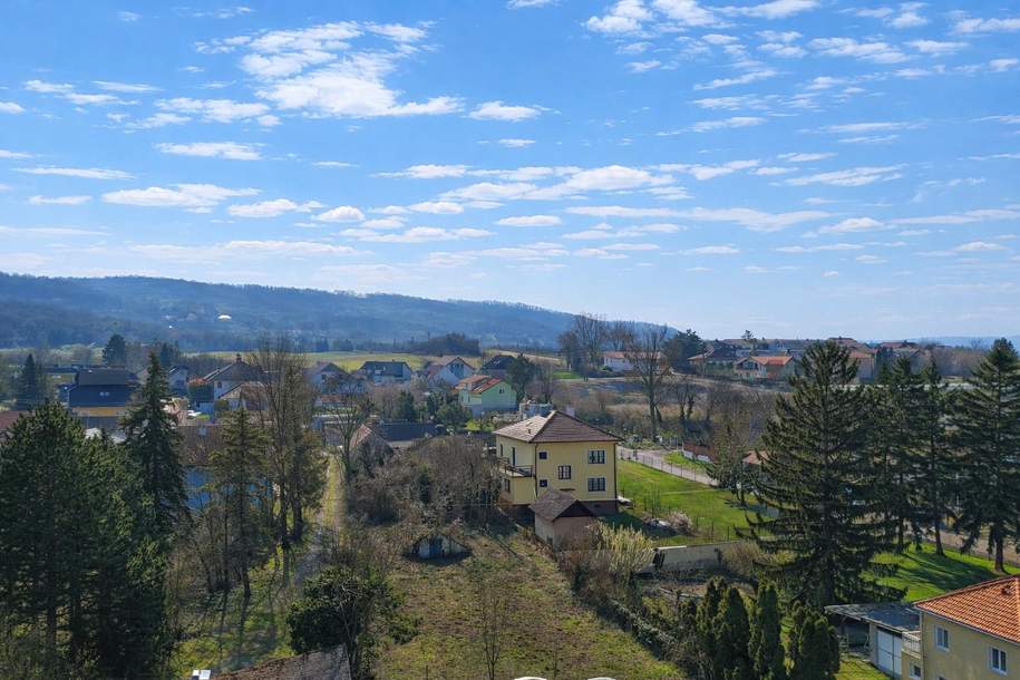 "Am Fuße des Bisambergs: großes Grundstück mit Bungalow und XXL-Garage", Haus-kauf, 499.000,€, 2102 Korneuburg