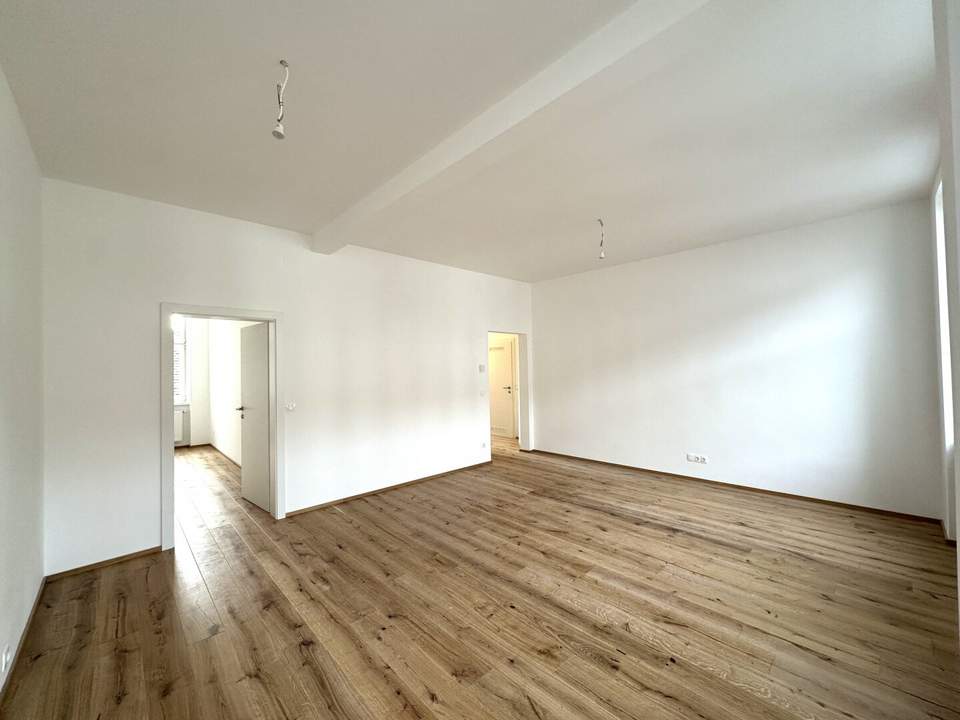 Frisch sanierte 2-Zimmer Wohnung in guter Lage in einem exklusiven Gebäude mit wenigen Einheiten
