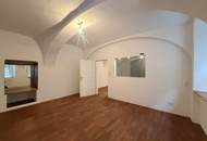 Hirschengasse - hofseitiges Atelier/Lokal Nähe U3 Zieglergasse unbefristet zu vermieten