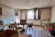 RENOVIERUNGSBEDÜRTIGES EIN-ZWEIFAMILIENHAUS IN ZENTRALER LAGE