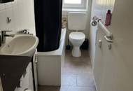Charmanter Wohn(t)raum für Singles und Paare! Preiswerte 2-Raum-Wohnung mit praktischer Raumaufteilung in ausgezeichneter Lage - helle Essküche und modernes Badezimmer!