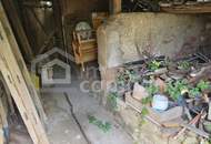 Renovierungsbedürftiges Haus mit zwei Wohneinheiten und viel Lagerfläche zu verkaufen!