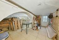 PRIVATES PARADIES IN ANGENEHMER LAGE - FREUNDLICHES HAUS MIT WINTERGARTEN UND WEINKELLER!