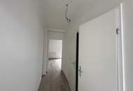 LETZTES JAHR SANIERT: 2-Zimmer-Wohnung + Kabinett mit eigener Terrasse!