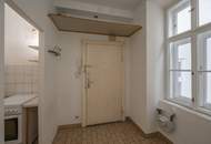 ++NEU++ Renovierungsbedürftige 2-Zimmer Altbau-Wohnung mit Balkonoption in toller Lage!