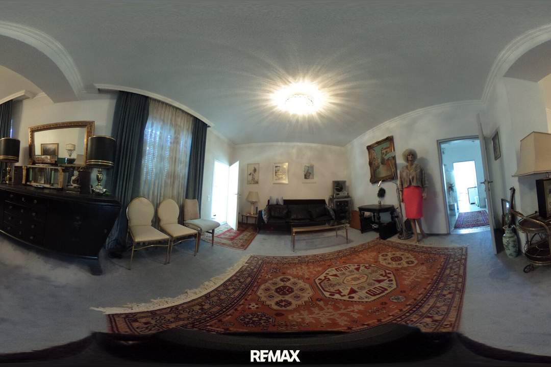 Representative Villa mit Wintergarten und Nebengebäude auf 1.303 m2 Grund !