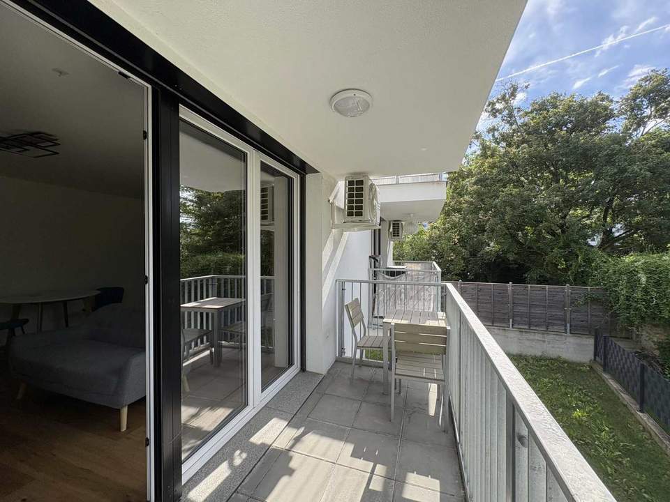 Klimatisierte 2 Zimmer Wohnung mit Balkon - Nähe Schloss Erlaa
