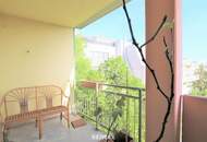 2 Zimmer + Loggia + Garagenplatz, toller Ausblick (4. Liftstock), Küche separat.