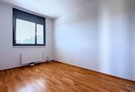 Traumblick mit 52m² Terrassenfläche!!! 4-Zimmer-Dachgeschosswohnung direkt an der U3!!!