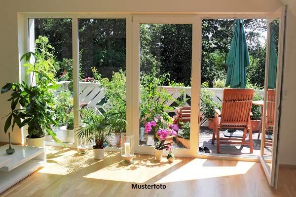 Großzügiges Einfamilienhaus mit 5 Schlafzimmern, Balkon &amp; Doppelgarage
