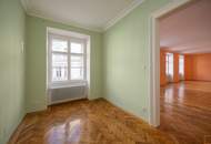 WIENER KLASSIK IM GÖTTWEIGERHOF: Topsanierte Altbauwohnung mit prachtvollem 70 m² großen Wohnsalon