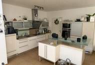 Exklusiver barrierefreier Bungalow mit uneinsehbarem Garten, Pool, Wellness &amp; Photovoltaik