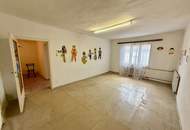 Sanierungsbedürftiges Dorfhaus mit großzügigem Stadl &amp; ca. 250 m2 Nutzfläche und eigener Galerie!