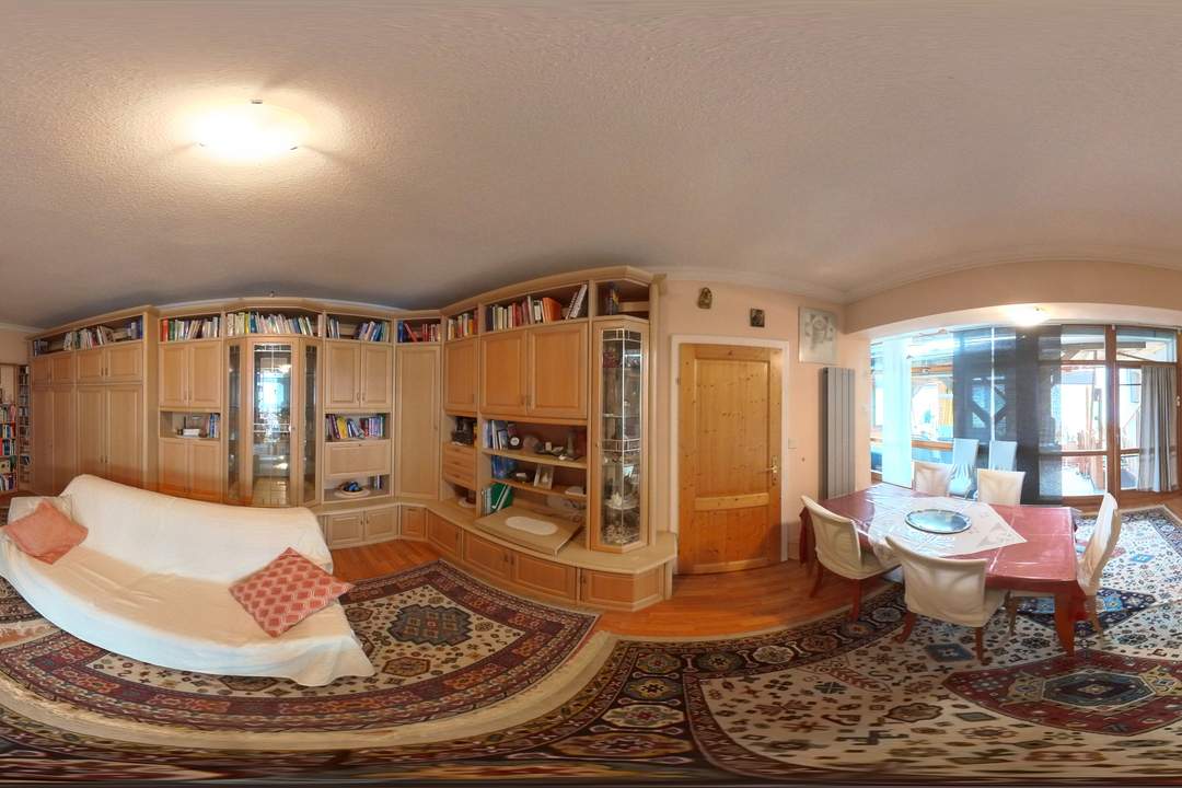 Einfamilienhaus mit großem sonnigen Garten