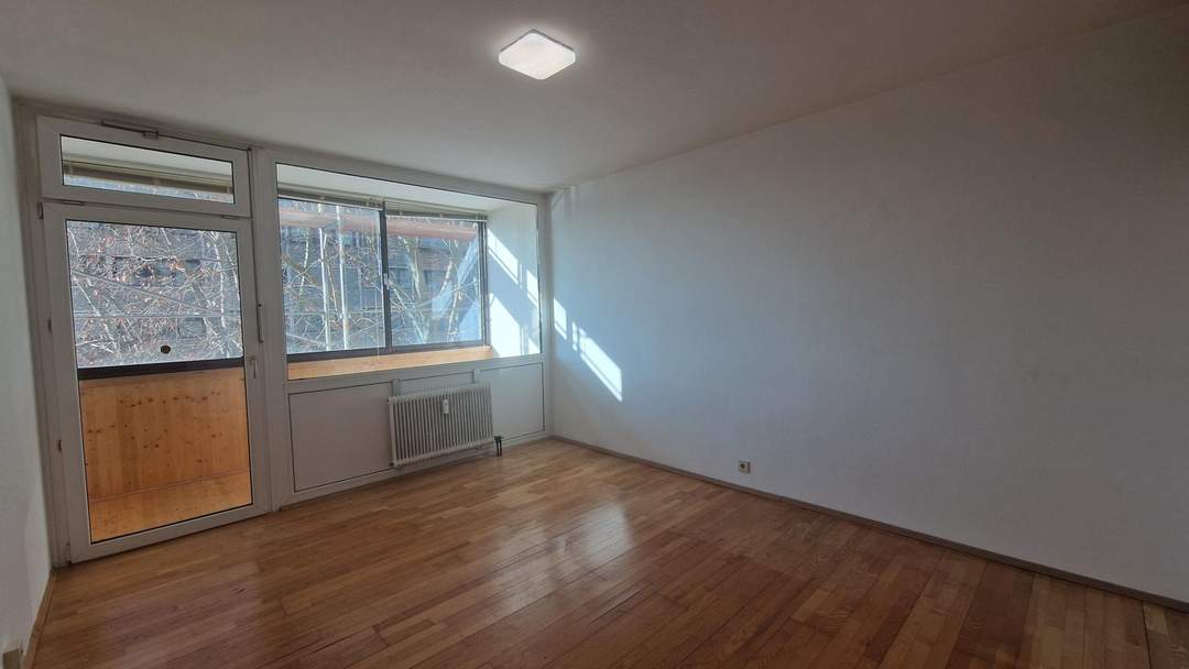 Gemütliche Garconniere mit Loggia und TG-Abstellplatz