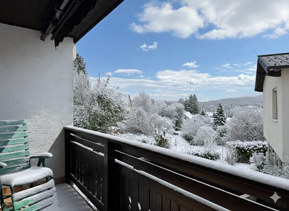 Südwest-Loggia mit Fernblick ins Grüne | Garage und Carport-Stellplatz | Absolute Ruhelage