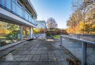 Wunderschöne 5 - Zimmer Wohnung mit Terrasse und Garten