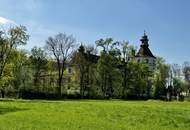 Prunkvolles Schloß mit Park und Schloßteich