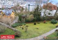 Traumhafte Aussicht über Gmunden und den Traunsee, 3-Zimmer-Wohnung inkl. Carportplatz. Zweitwohnsitz möglich.