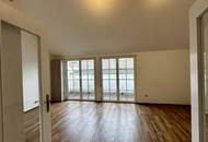 Tolle 3-Zimmer DG-Wohnung mit Balkon - teilweise hohe Räume im Altbau mit 1xSchlafzimmer in den Innenhof - WG geeignet