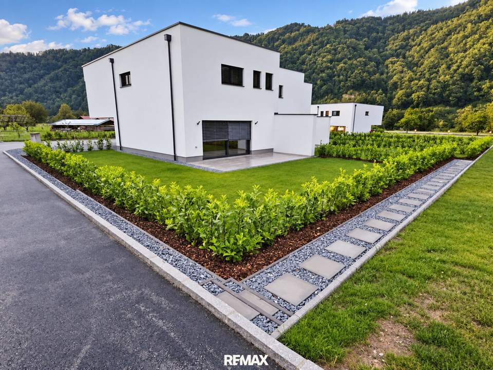 Modernes Reihenhaus mit großem Garten