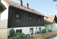 Einfamilienhaus mit Nebengebäude in zentrumsnaher Lage