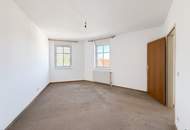 Attraktive Wohnung mit großzügigem Wohnbereich, Tiefgarage und Balkon